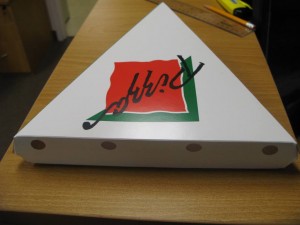 جعبه پیتزا مثلثی
